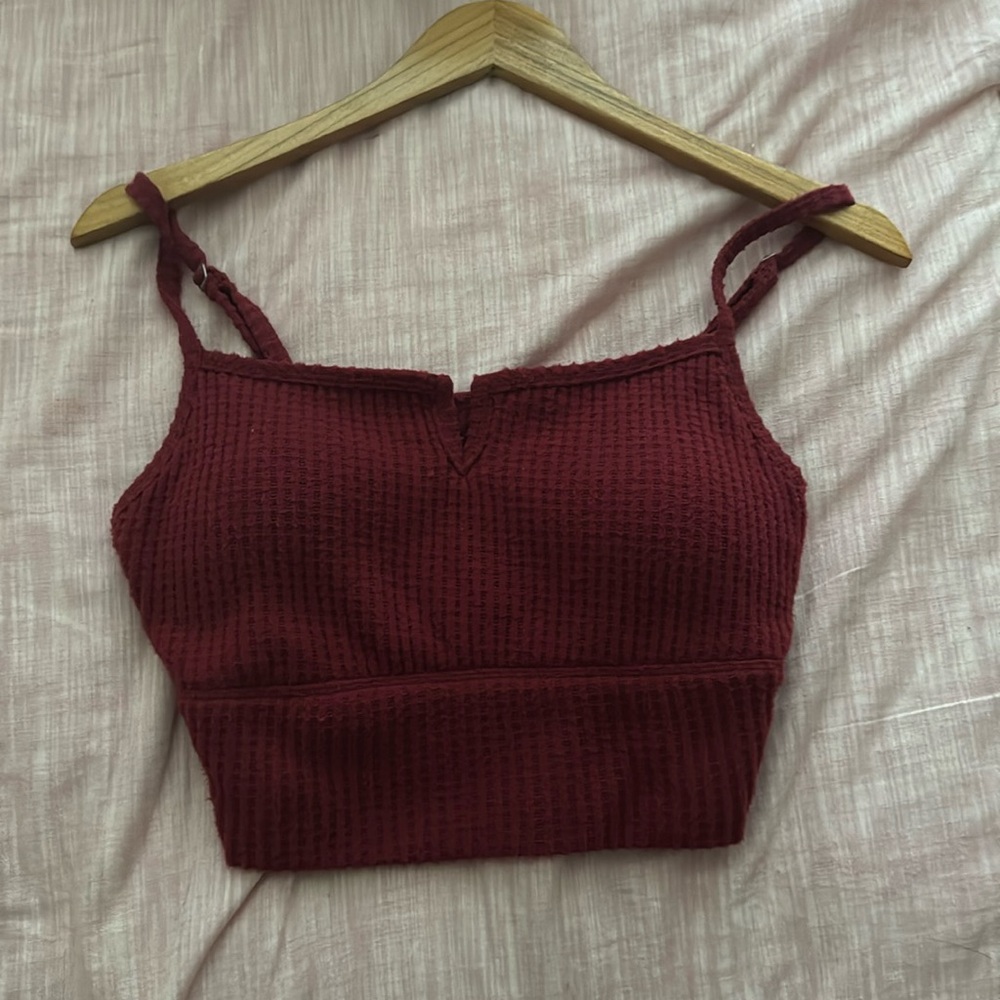 red hollister top